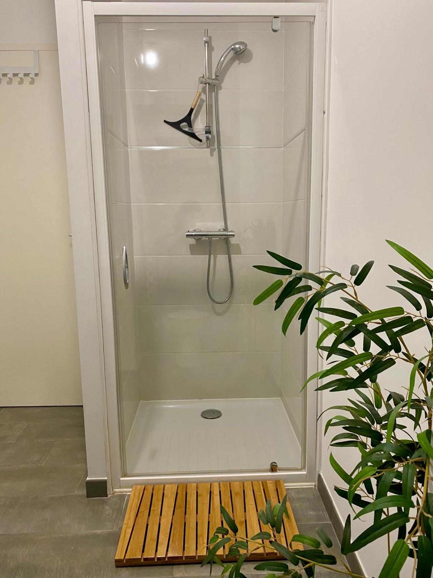 « La Bicyclette » 35M2 Tout Equipe Centre Ville Mayenne Dış mekan fotoğraf
